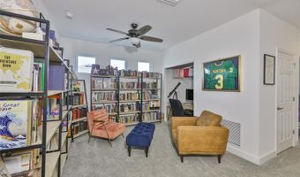 6215 VOYAGERS Pl, Apollo Beach, FL 33572
