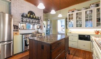 15 Ayrault St, Newport, RI 02840