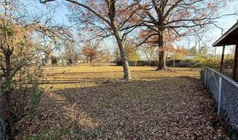 923 W 10th St, Baxter Springs, KS 66713