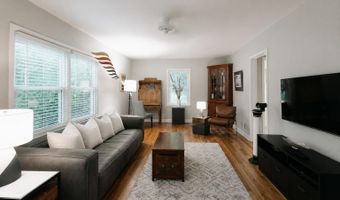 515 8th St, Ames, IA 50010