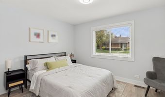 1220 E Rockwell St, Arlington Heights, IL 60005