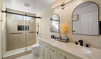 6425 E Shady Valley Ln, Anaheim, CA 92807