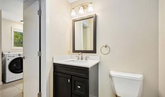 11 Cove Rd, Narragansett, RI 02882