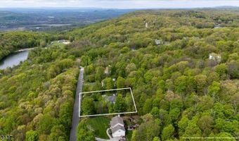 15 Upper Plateau Dr, Alloway, NJ 07462