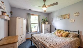 1012 Coopers Run, Amherst, OH 44001