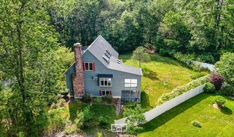 8 Horseshoe Dr, Acton, MA 01720