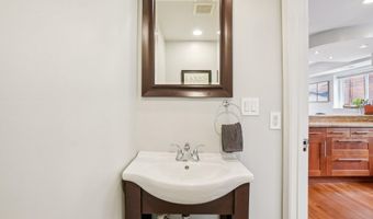 6332 N CAPITOL St NW, Washington, DC 20011