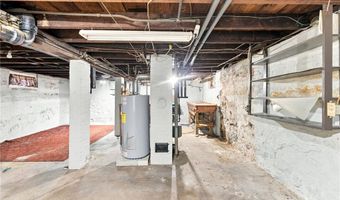 217 Narragansett St, Cranston, RI 02905
