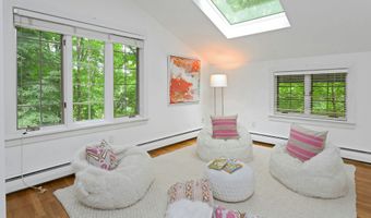 3 Andrews Dr, Darien, CT 06820