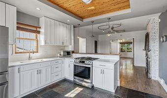 3003 Cobden St, Airville, PA 15203