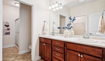 2811 SW Westview Ln, Ankeny, IA 50023