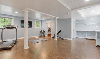 67 Quaker Ln, Bolton, MA 01740