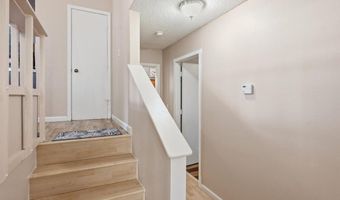 7207 Foxridge Cir #D-4, Anchorage, AK 99518