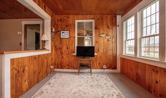 391 Bimson Dr, Barnet, VT 05821