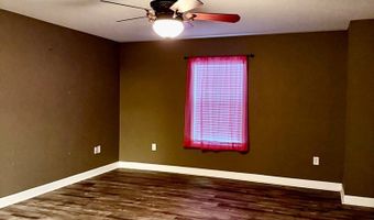 57 Brandon St, Baxley, GA 31513