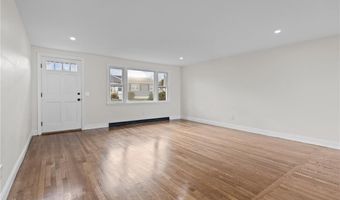 99 Salem Ave, Cranston, RI 02920