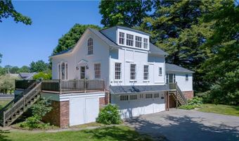 40 Catherine St, Newport, RI 02840