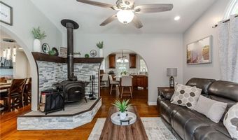 30 Warren Ave, Johnston, RI 02919