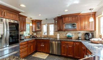 21 Crestwood Rd, Warwick, RI 02886