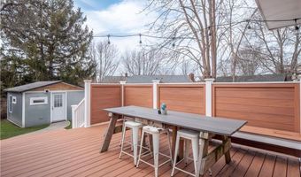 100 Renfrew Ave, Middletown, RI 02842
