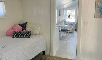 145 Ave L, Apalachicola, FL 32320
