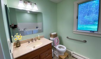11522 Strouds Run Rd, Athens, OH 45701