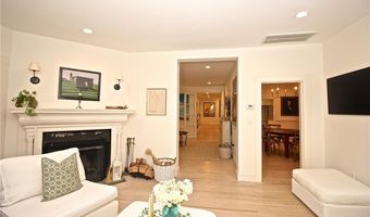 215 Coggeshall Ave, Newport, RI 02840
