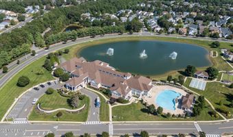 28 Pond View Cir, Barnegat, NJ 08005