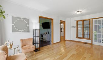 912 W Pleasant St, Aurora, MO 65605