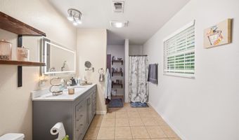 902 Travis Ave, Alvarado, TX 76009