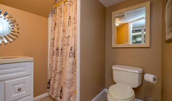 38 Holly Dr, Parlin, NJ 08859