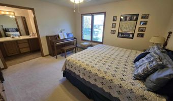 6 The Pnes, Beatrice, NE 68310