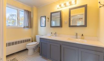 28 Mountainview Ave, Bangor, ME 04401