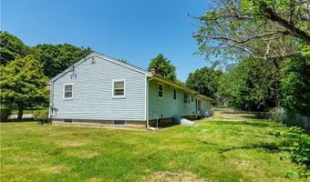16 Pennsylvania Ave, Jamestown, RI 02835