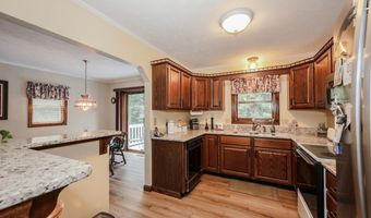 8 Beckmann Ln, Nashua, NH 03062