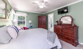 765 Spring Hill Farm Dr, Ballwin, MO 63021