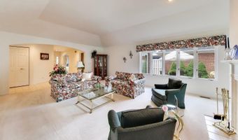1819 N Normandy Ct, Arlington Heights, IL 60004