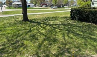 813 16th St, Aurora, NE 68818