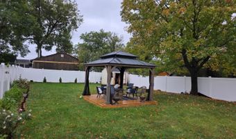 424 Remsen Ave, Avenel, NJ 07001