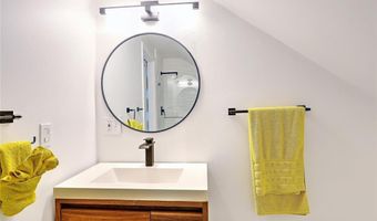 27 S Baptist St, Newport, RI 02840
