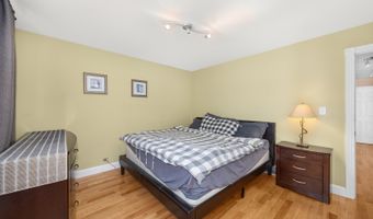 7 N School St, Addison, IL 60101