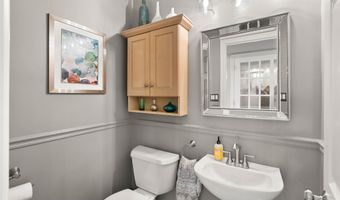 9 Cherry Ln, Bedford, NH 03110