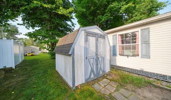 510 Missouri River Ct, Adrian, MI 49221