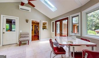 2461 Woodridge, Decatur, GA 30033