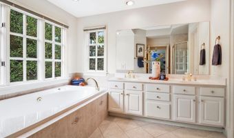 4831 26TH St N, Arlington, VA 22207