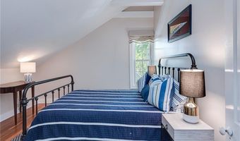 83 John St, Newport, RI 02840