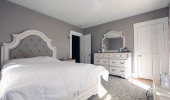 41 Dunn St, Auburn, ME 04210