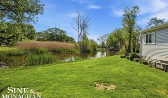 2122 Michigan St, Algonac, MI 48001