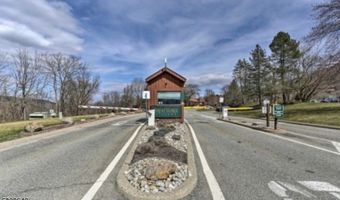 5 Davos Dr 8, Alloway, NJ 07462