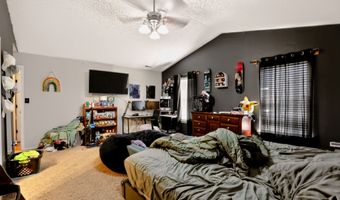 7102 Harness Lakes Dr, Indianapolis, IN 46217